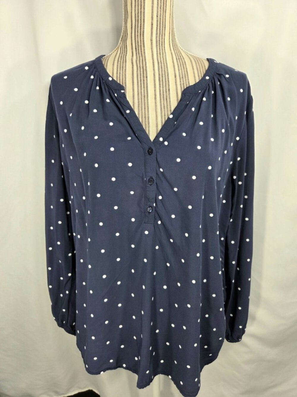Old Navy Blue w/White Polka Dots Long Sleeve 3 Button V Neck Top Size Large